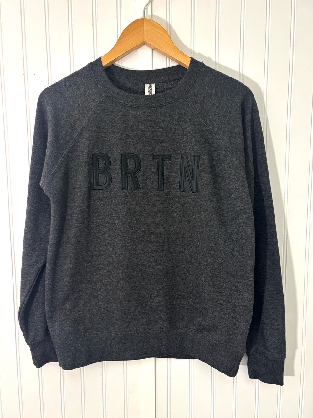 Independent Trading Co Women’s BRTN Graphic Sweatshirt Gray Crewneck XS